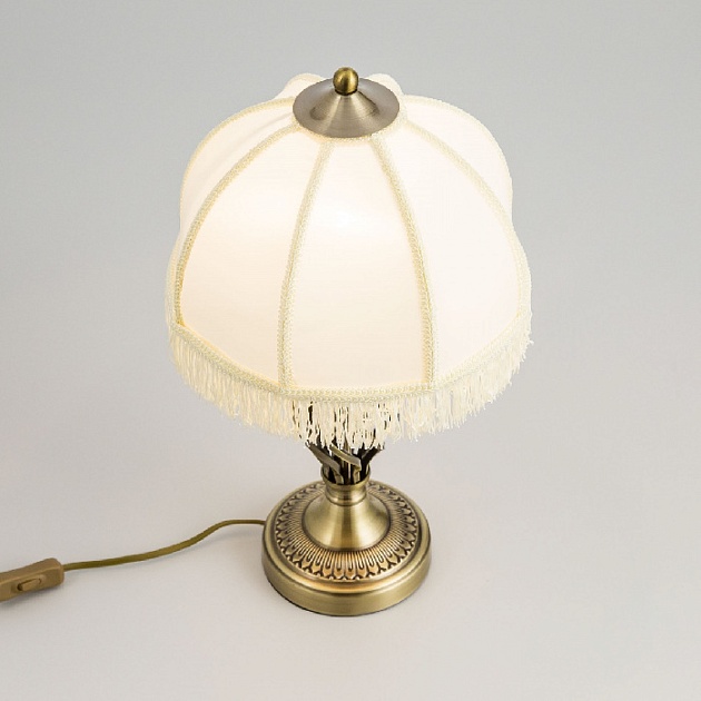 Интерьерная настольная лампа Базель CL407800