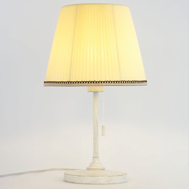 Интерьерная настольная лампа Линц CL402723